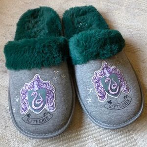 Slytherin Harry Potter slippers- size large adult